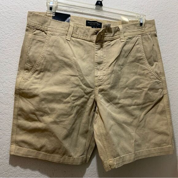 Banana Republic  Men 8-5 Inch  inseam Twill Short Light Stone tan - Picture 2 of 9